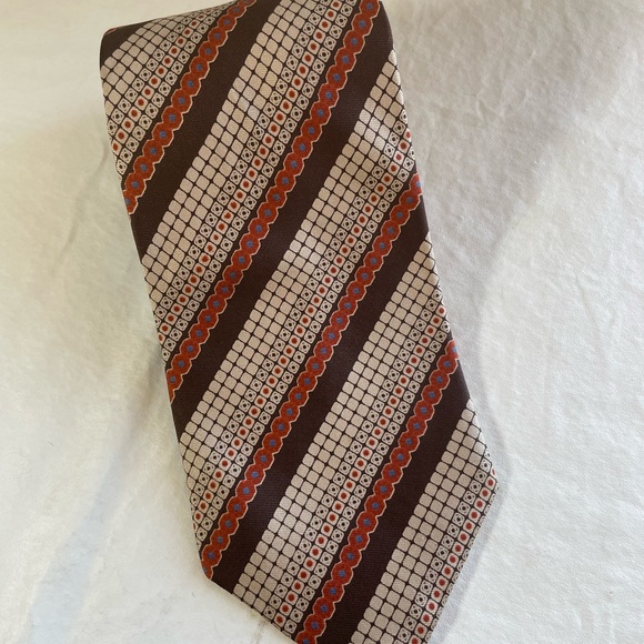 Vintage YSL Yves Saint Laurent Brown/Tan Patterned Silk Tie - Picture 10 of 11